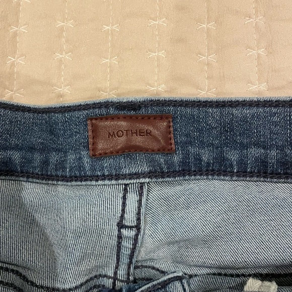 Mother jeans. Size 29 front pockets… frayed bottoms - Picture 3 of 4